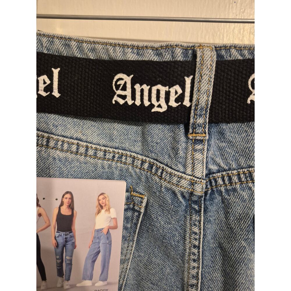 Simple Society NWT High Rise Distressed Mom Jeans | Angel Belt | Light Wash - Picture 5 of 15